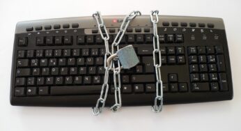 Límites a empleados sobre uso de ordenadores en el trabajo