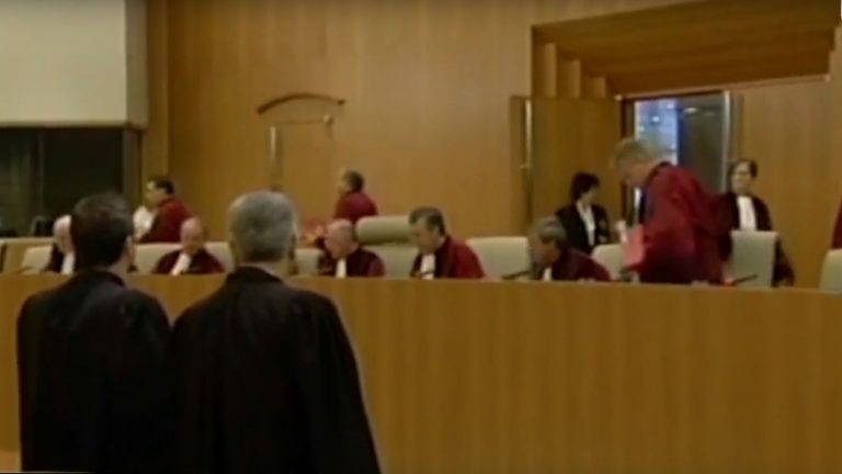 La justicia europea declara la retroactividad total de las cláusulas suelo