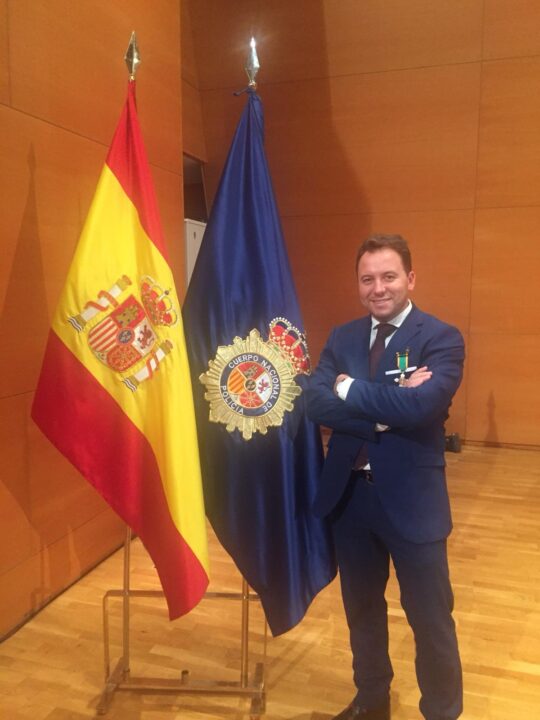 Jes%C3%BAs Ruiz Ballesteros Ingresa En La Orden Del Merito Policial